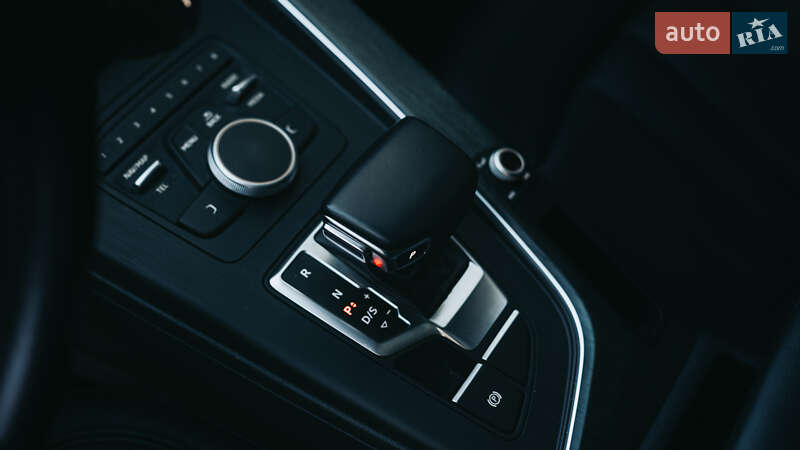 Седан Audi A4 2019 в Киеве