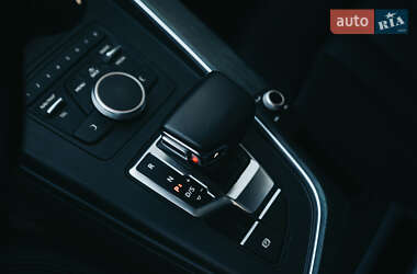 Седан Audi A4 2019 в 