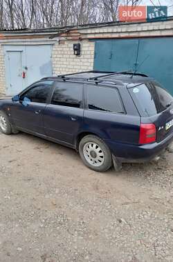 Универсал Audi A4 1997 в 