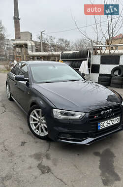 Седан Audi A4 2014 в Днепре