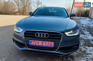 Седан Audi A4 2015 в Покровському