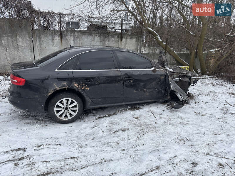 Седан Audi A4 2014 в Обухове