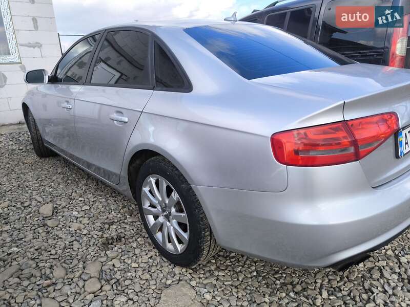 Седан Audi A4 2013 в Коломые