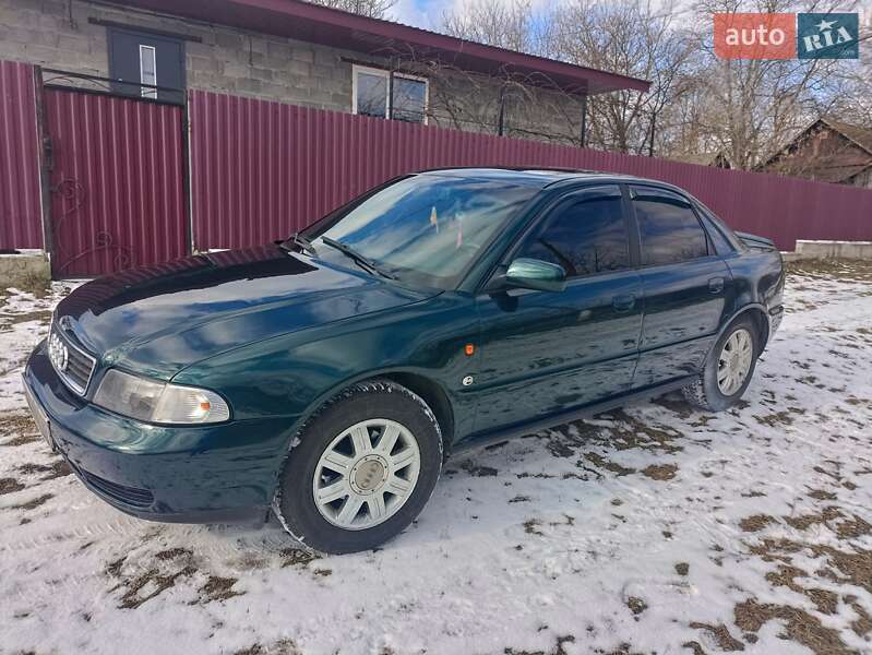 Седан Audi A4 1995 в Хмельницком