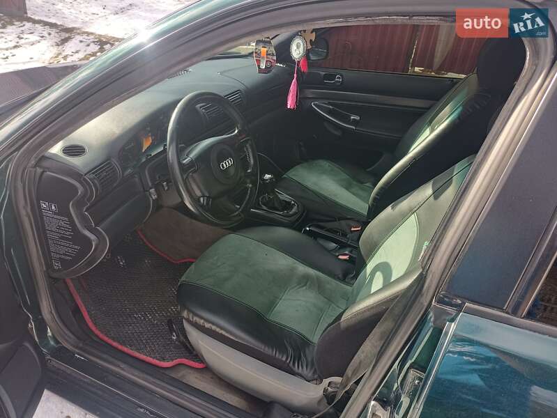 Седан Audi A4 1995 в Хмельницком