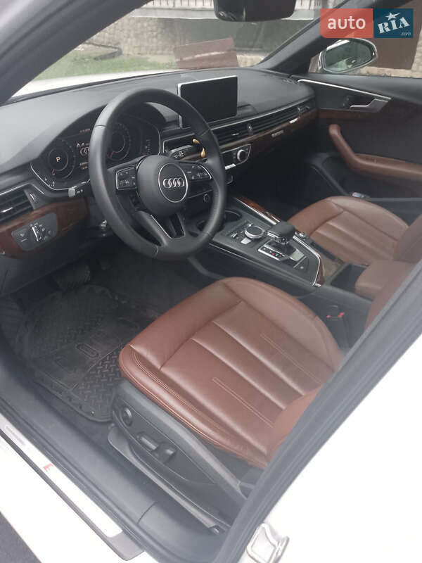 Седан Audi A4 2018 в Ивано-Франковске