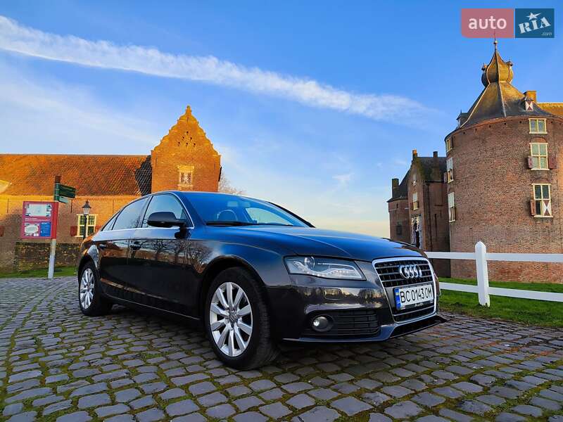Седан Audi A4 2010 в Львові