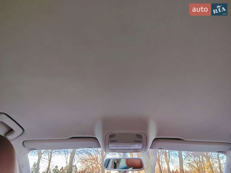 Седан Audi A4 2010 в Львові