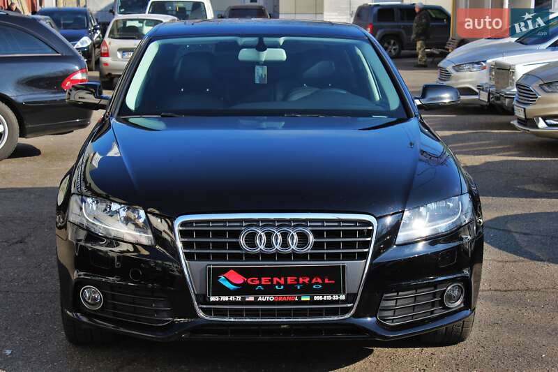 Седан Audi A4 2011 в 