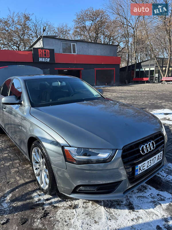 Седан Audi A4 2012 в Терновке