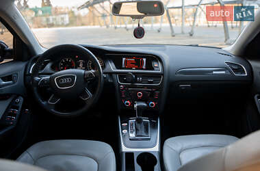 Седан Audi A4 2013 в Львове