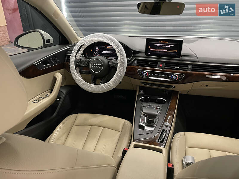 Седан Audi A4 2017 в Ужгороде