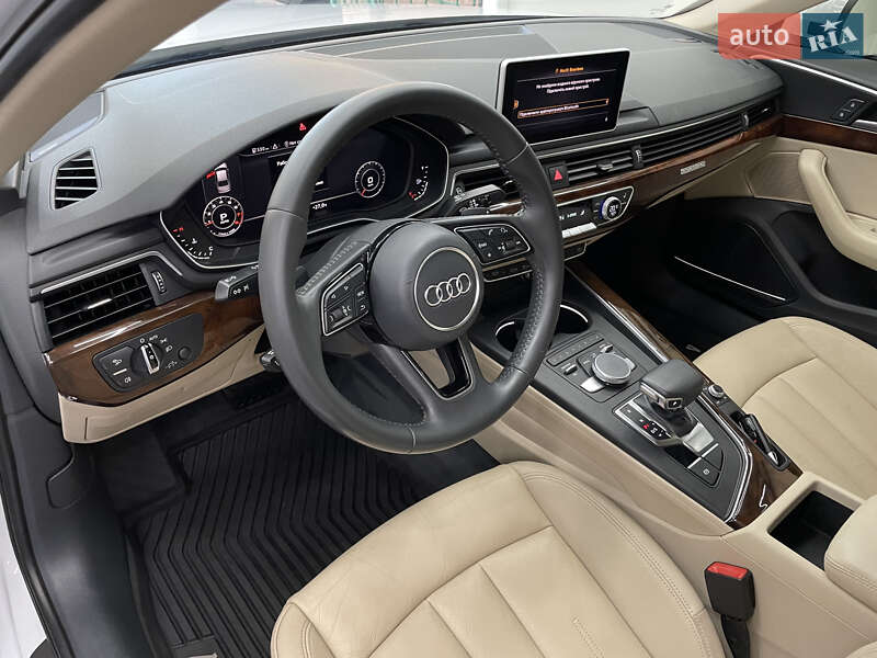 Седан Audi A4 2017 в Ужгороде