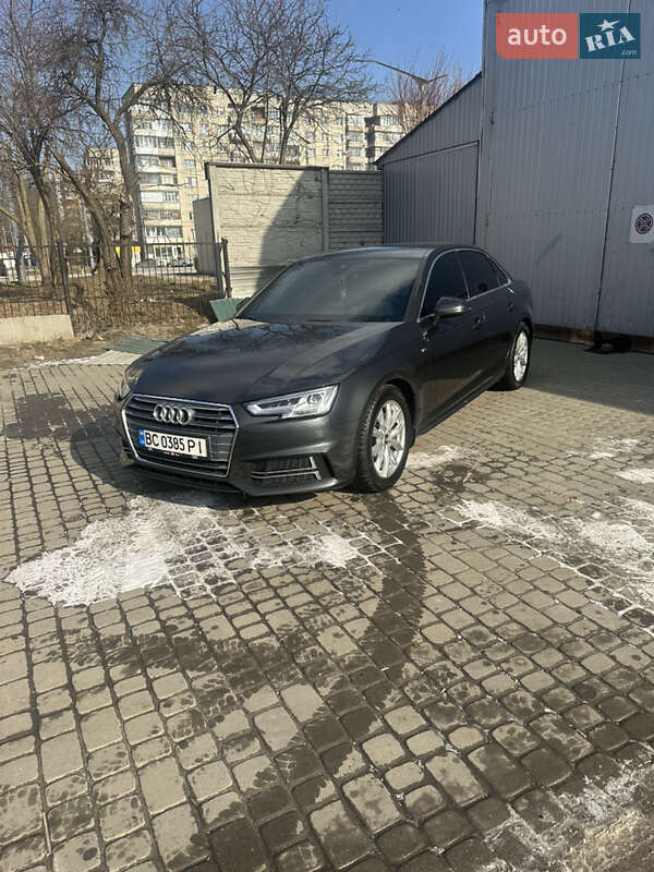 Седан Audi A4 2018 в 