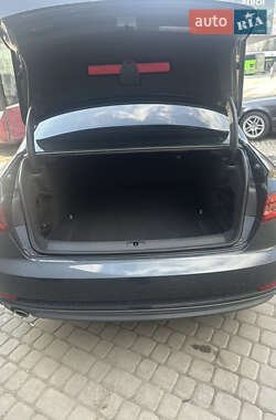 Седан Audi A4 2018 в 