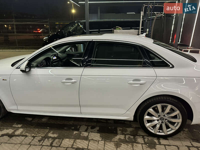 Седан Audi A4 2016 в Ужгороді