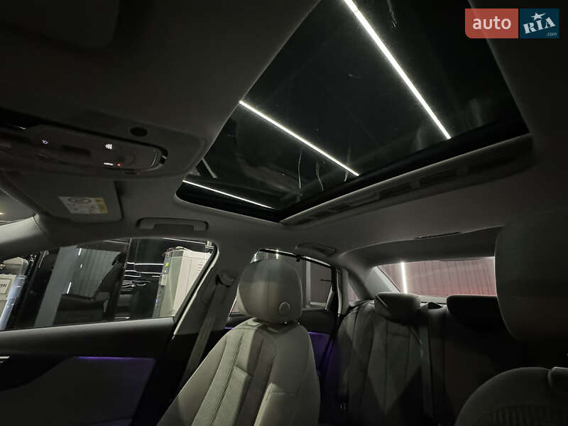 Седан Audi A4 2016 в Ужгороді
