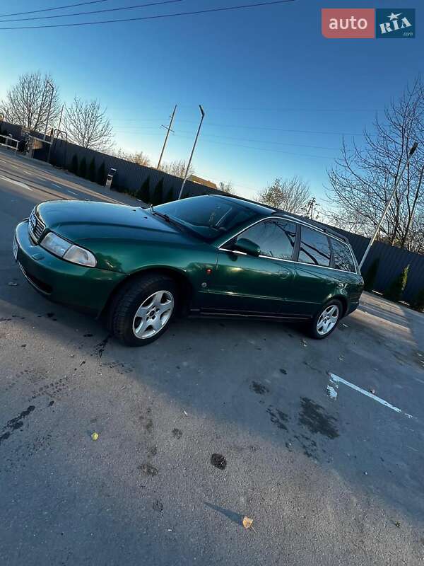 Универсал Audi A4 1996 в Немирове