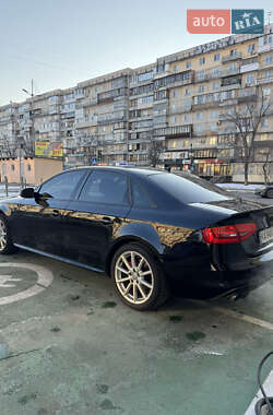 Седан Audi A4 2015 в 