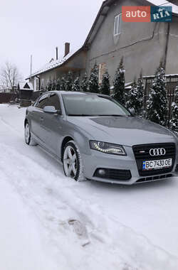 Седан Audi A4 2011 в Самборі