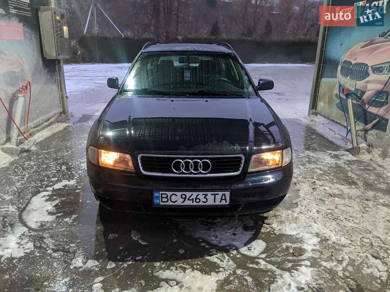 Универсал Audi A4 1997 в Турке