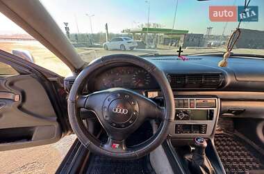 Седан Audi A4 1996 в 