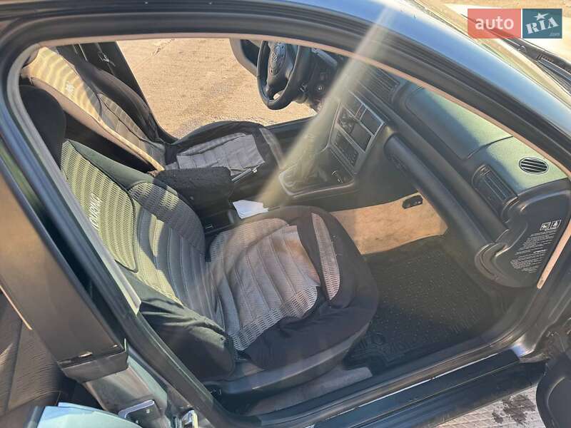 Седан Audi A4 1996 в Ходорове