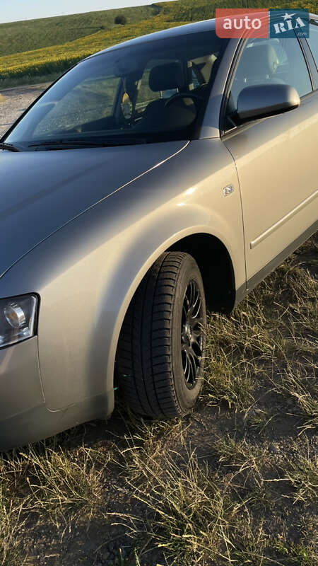 Седан Audi A4 2002 в Черновцах