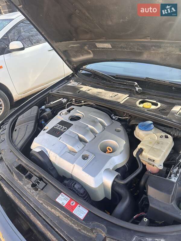 Седан Audi A4 2003 в 