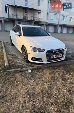 Седан Audi A4 2016 в Луцке