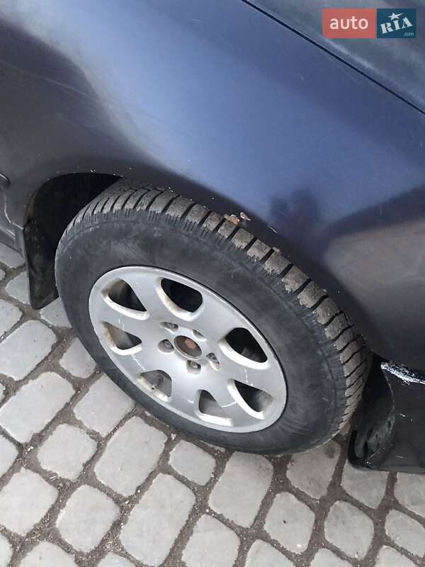 Седан Audi A4 1997 в Хмельнике