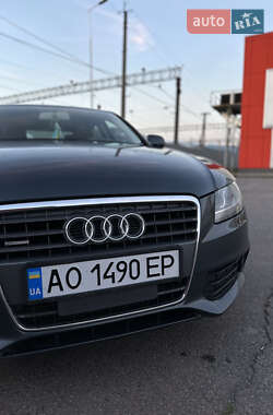 Седан Audi A4 2011 в Сваляве