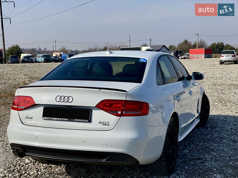 Седан Audi A4 2011 в Львове