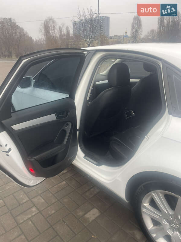 Седан Audi A4 2010 в Киеве