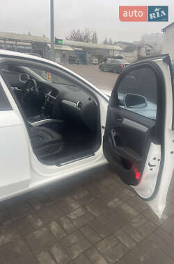 Седан Audi A4 2010 в 