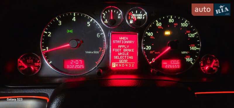 Седан Audi A4 2000 в Ромнах