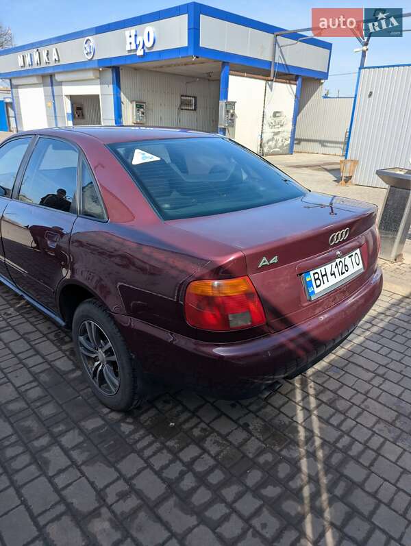 Седан Audi A4 1995 в Раздельной фото 18 Седан Audi A4 1995 в Раздельной