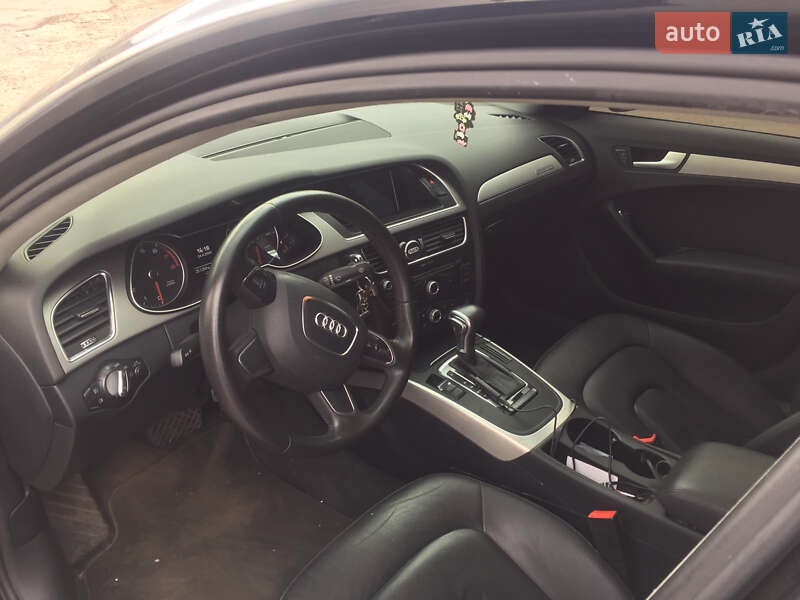 Седан Audi A4 2012 в Киеве