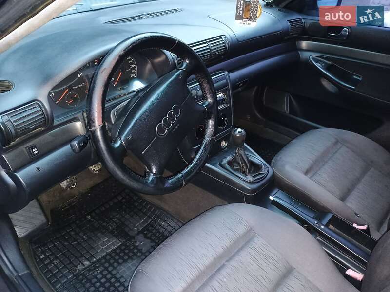 Седан Audi A4 1997 в Каменец-Подольском