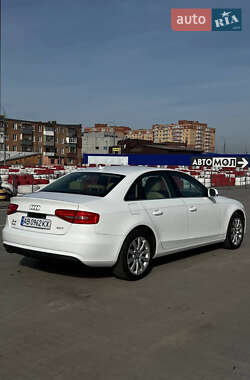 Седан Audi A4 2012 в 