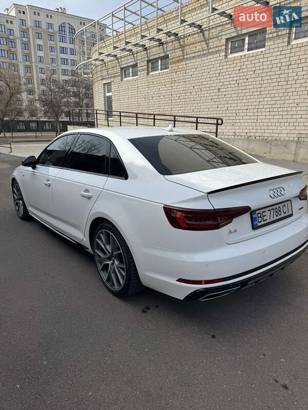 Седан Audi A4 2018 в Николаеве
