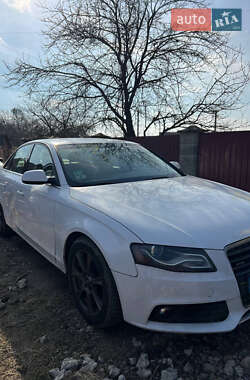 Седан Audi A4 2011 в Ровно