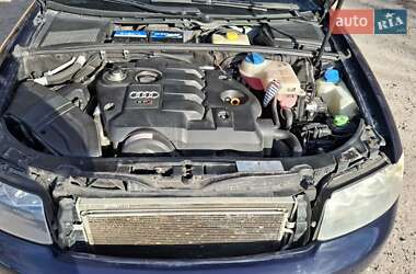 Седан Audi A4 2004 в 