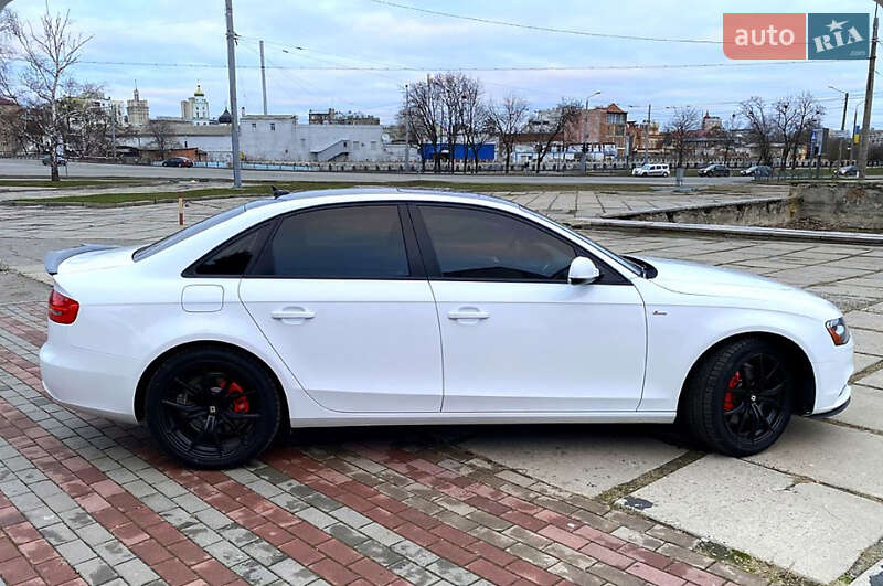 Седан Audi A4 2014 в Виннице