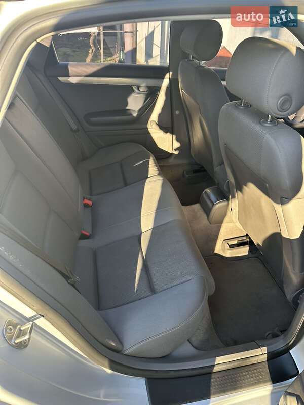 Седан Audi A4 2002 в Одессе