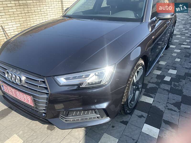 Седан Audi A4 2017 в 