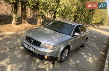 Седан Audi A4 2001 в Надворной