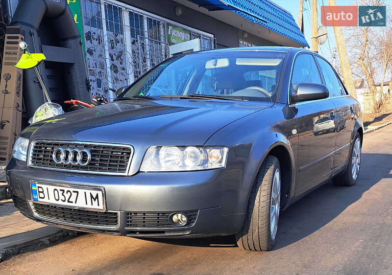 Седан Audi A4 2004 в Лохвице