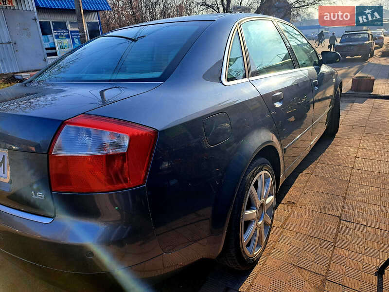 Седан Audi A4 2004 в Лохвице