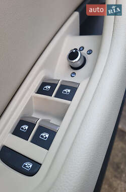 Седан Audi A4 2023 в 
